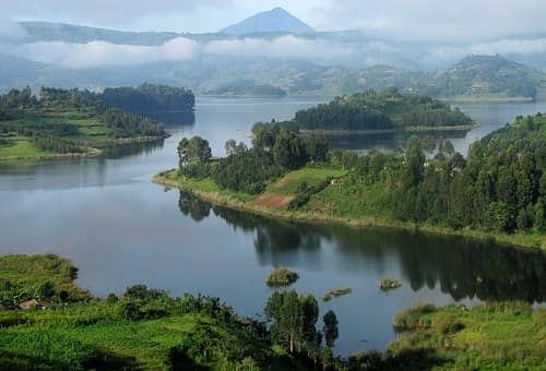 lake bunyonyi
